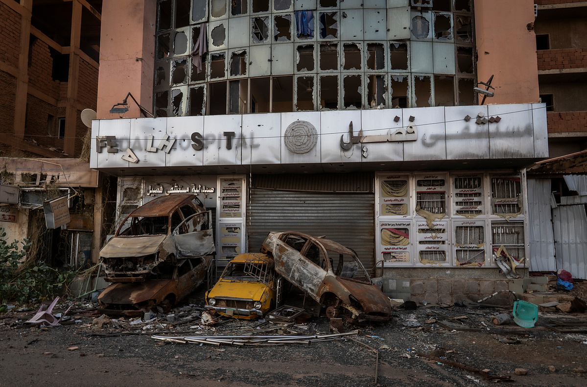 Destroyed cars in Khartoum