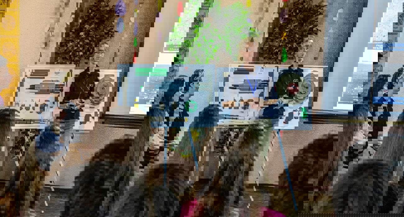 Урок просвіти щодо мінної небезпеки в студентській аудиторії