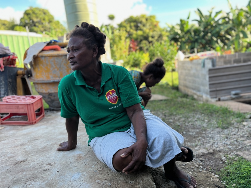 Doreen, a Solomon Islands resident speaks with HALO survey staff