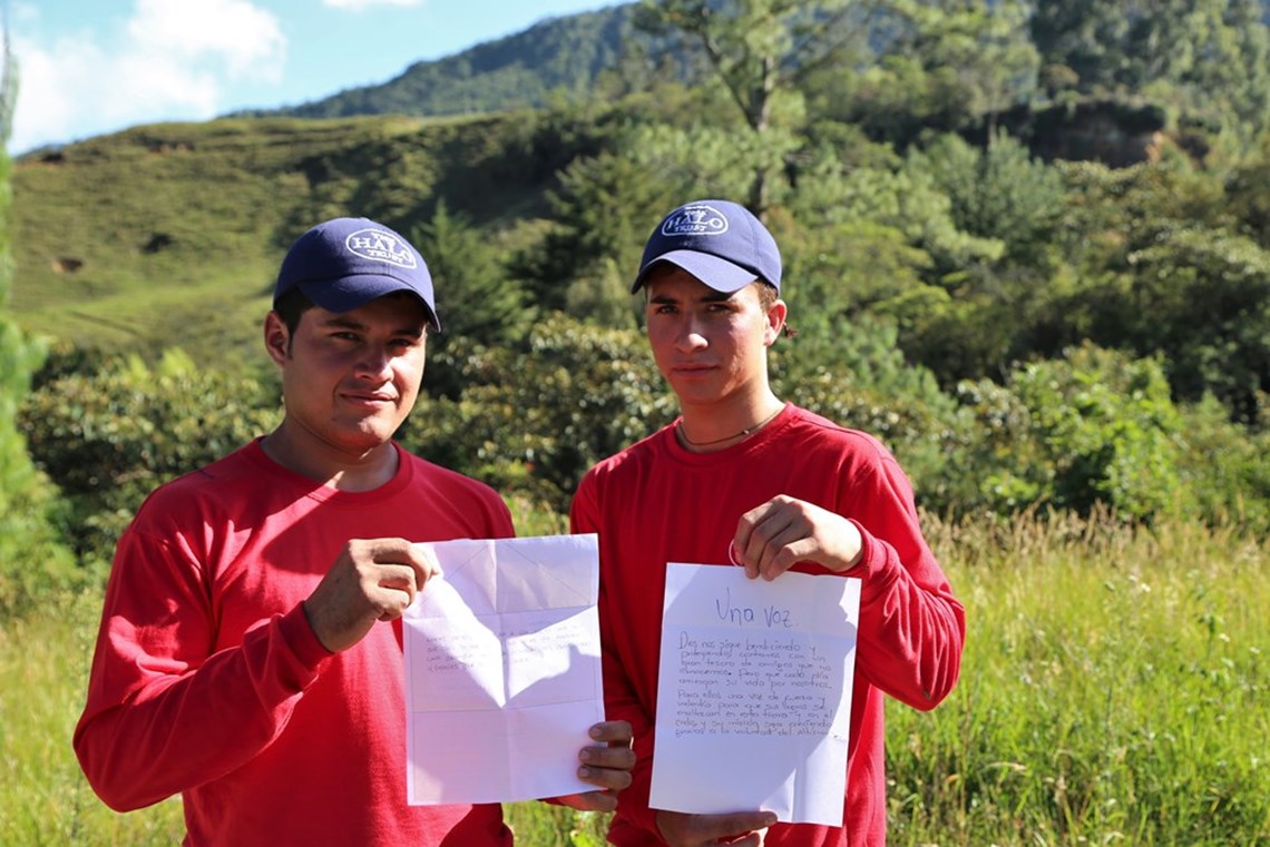 Colombian deminers with letters from our letter campaign, HALO Trust.