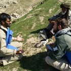 Abdul-Hakim-speaks-with-HALO-trust-staff-Marmul-Afghanistan.jpg (1)