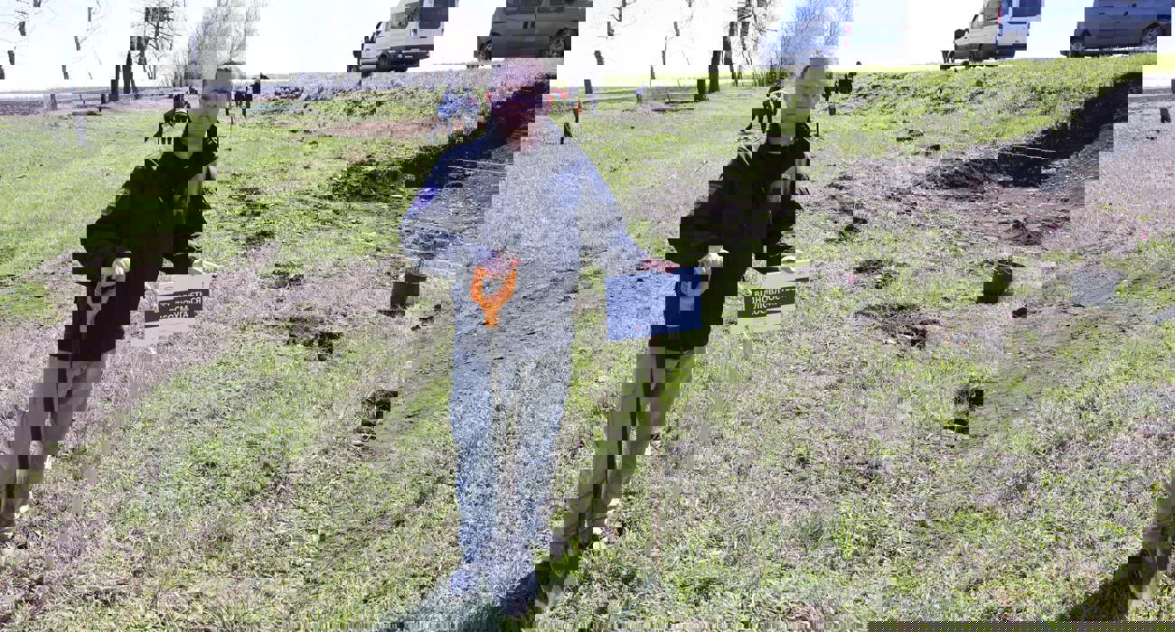 Представник HALO на висадці дерев