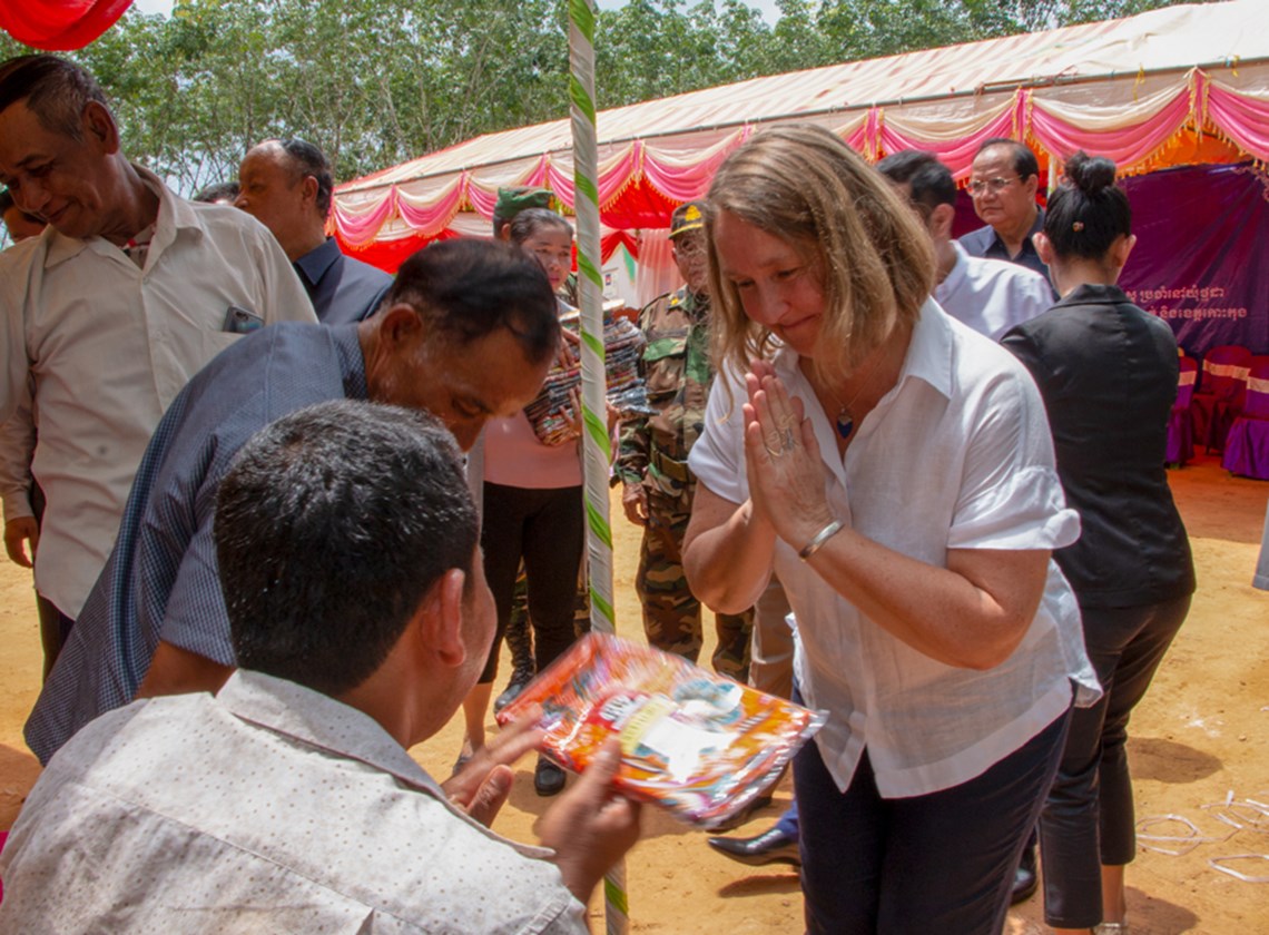 Ambassador Redshaw met local people whose daily lives are affected by landmines