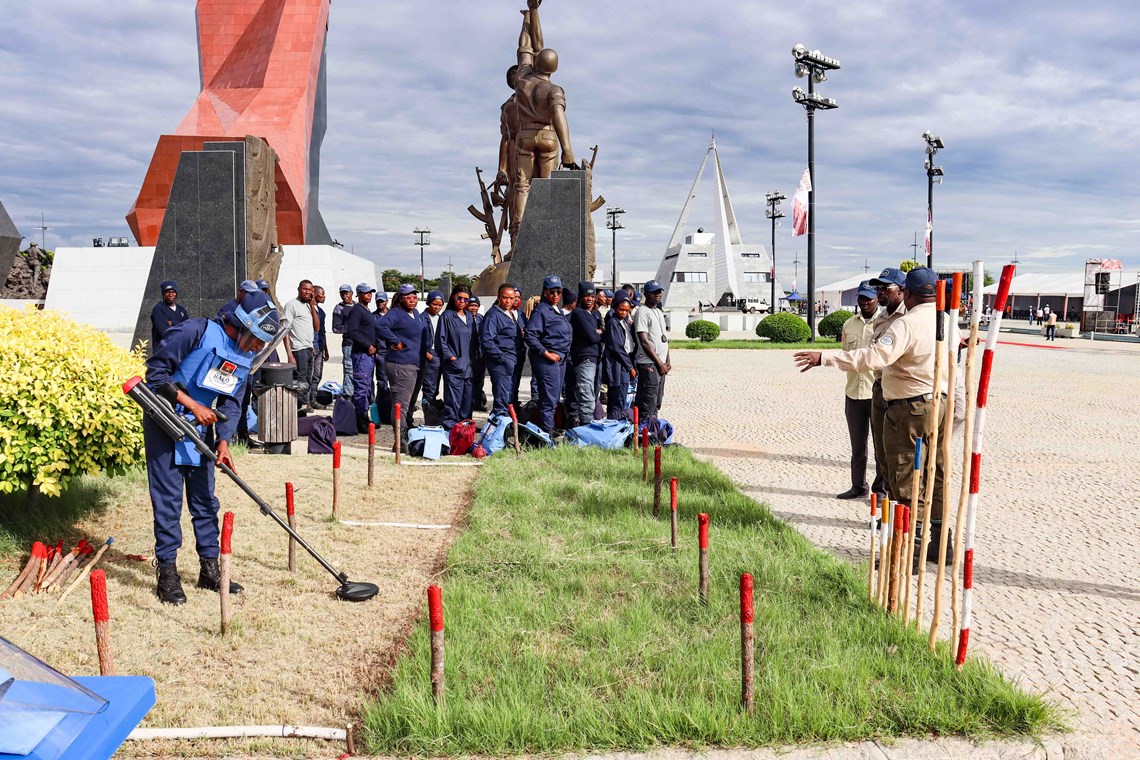 Mine clearance demonstration at the memorial site