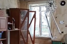 Дім В'ячеслава зсереднини в перші хвилини після атаки