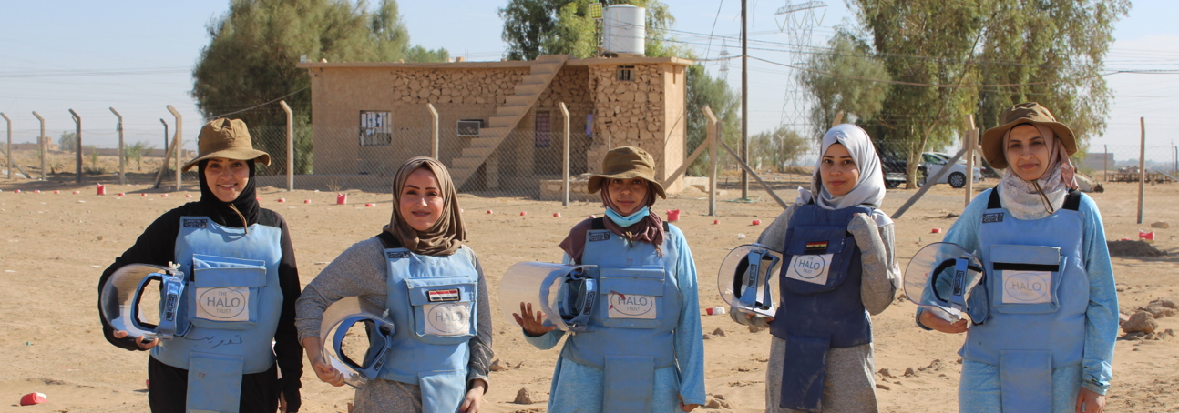 A group of female deminers during training in Iraq