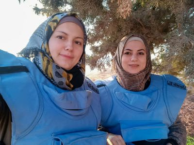 Link to The mother clearing Syria's bombs