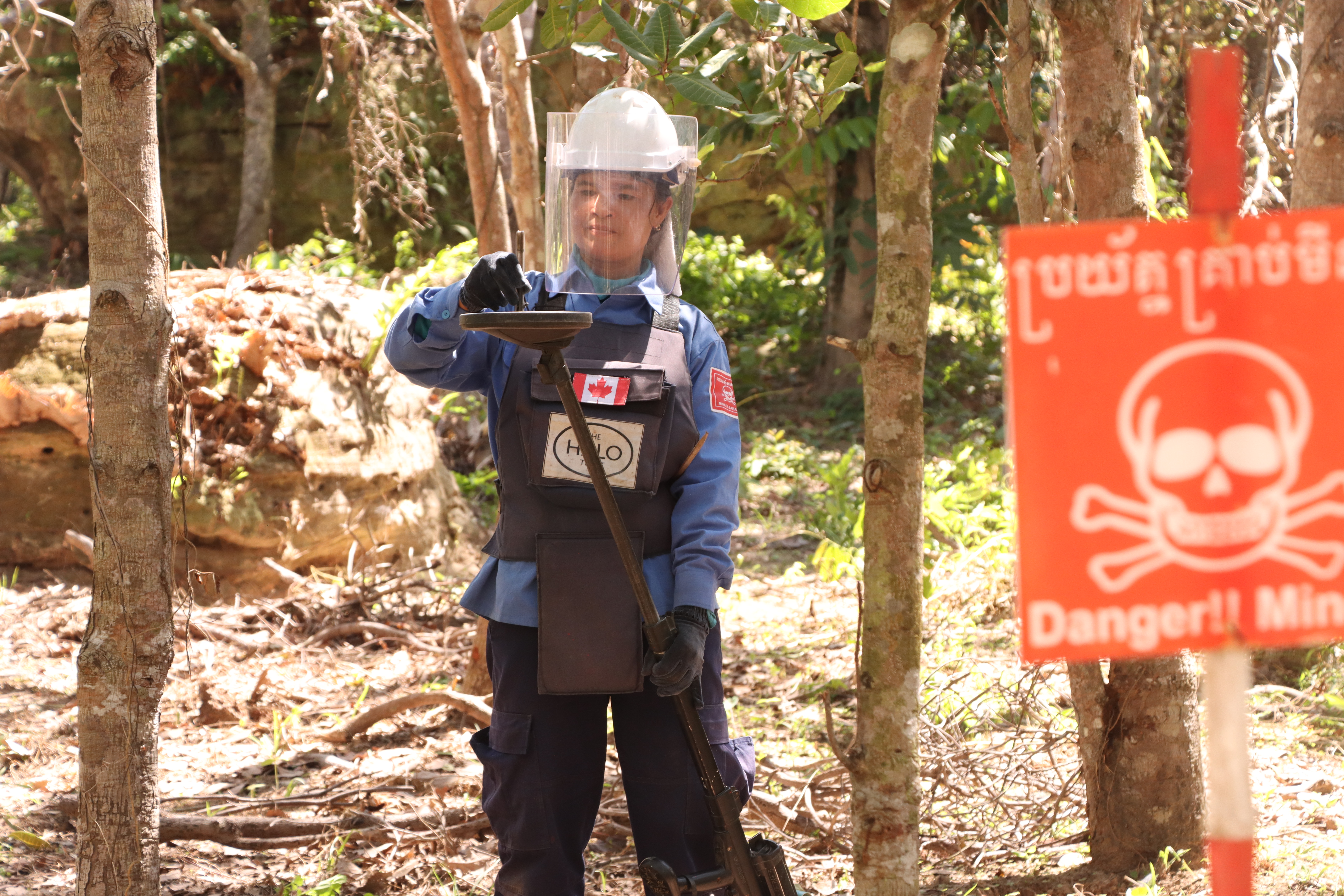 Ta Penh Deminer 2 Tech.JPG