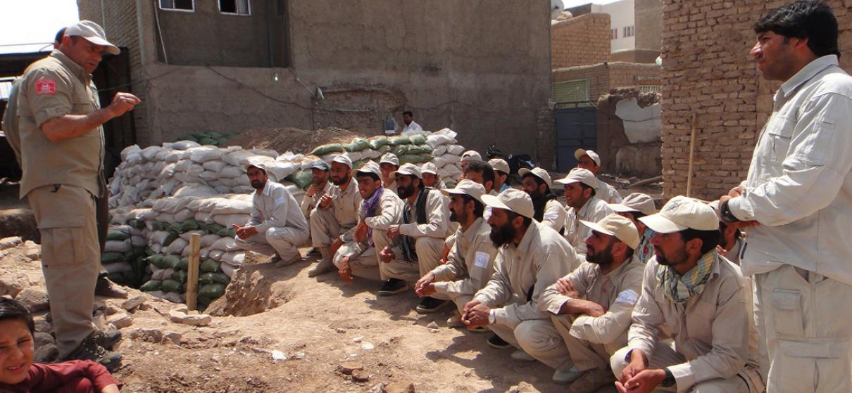regional-operations-officer-briefs-team-afghanistan-halo-trust
