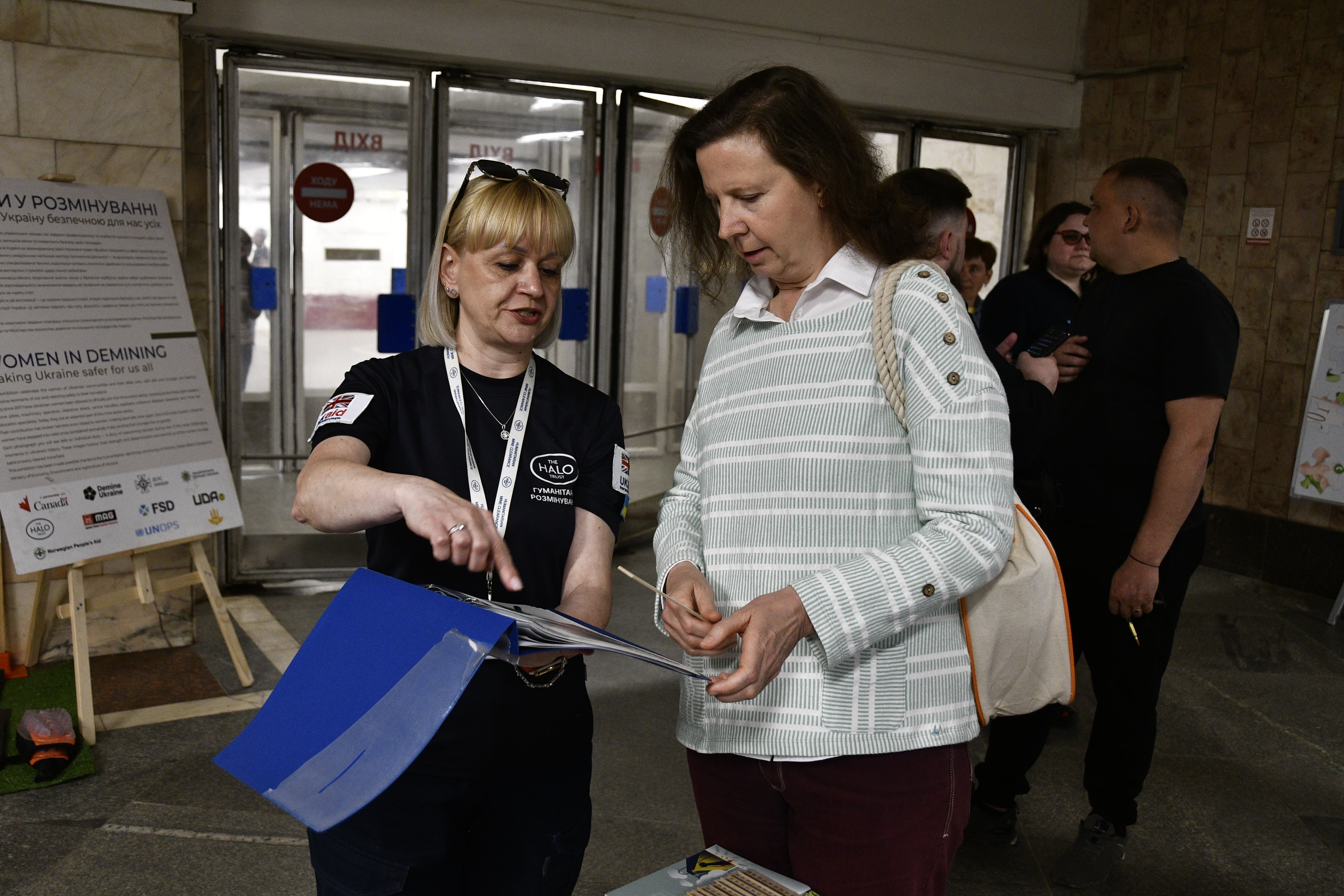 Znaiomstvo vidviduvachiv z pravylamy povedinky pry zustrichi z boieprypasamy