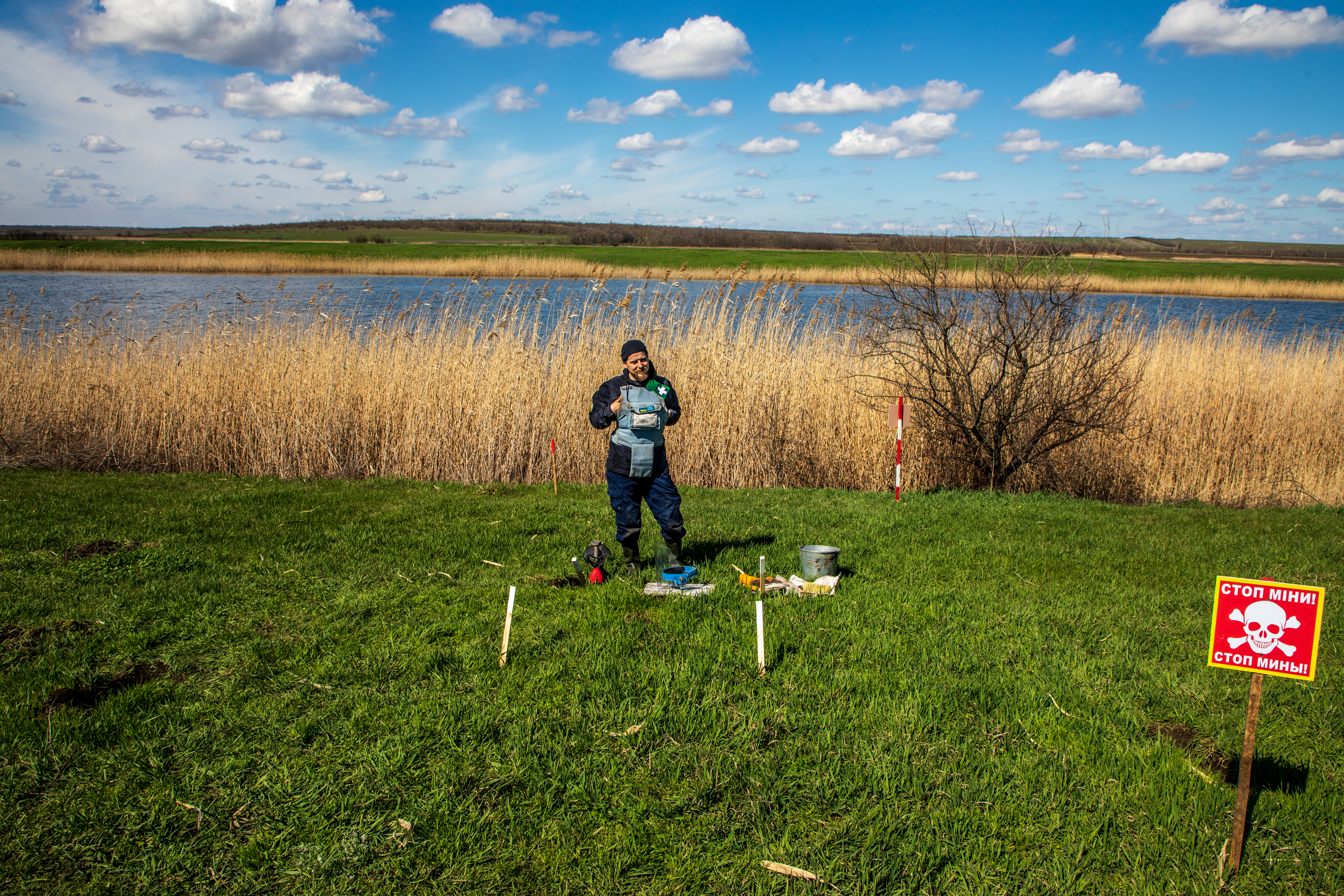 Vasilyvka-4-Minefield-Mykolaiv-Oblast-Halo-Ukraine-2022-9