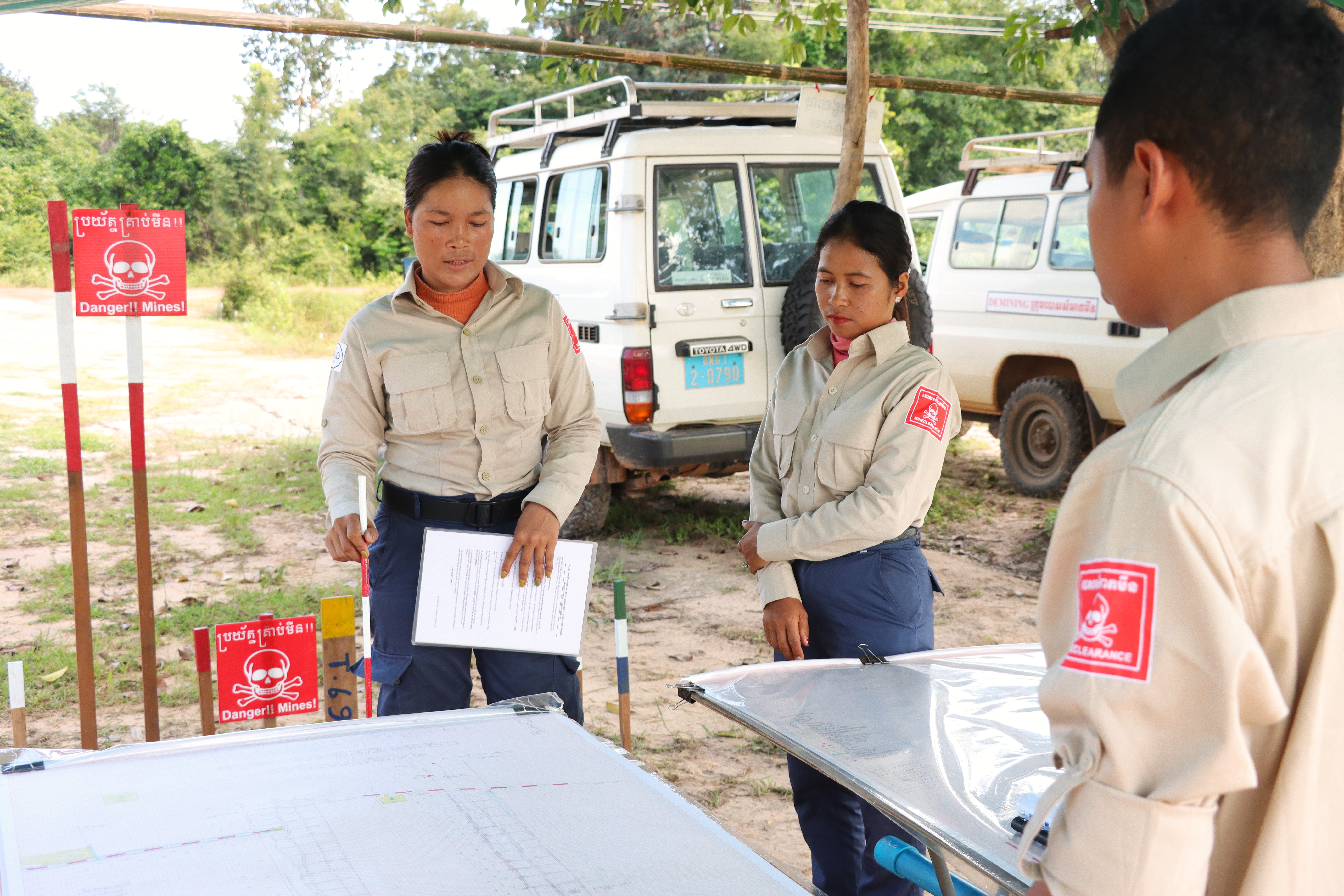 2024-October-Siem-Reap-Phlong-Old-Road-3-37095-Senior-Ops-Visit-By Daniela-1